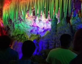 交通攻略：迷宫般的抵达方式