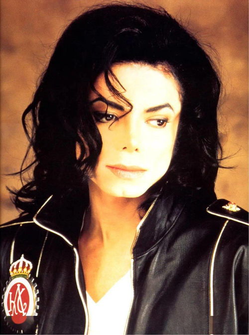 迈克尔·杰克逊从小到大脸部变化有哪些细节？