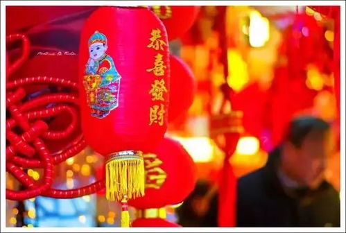 3、 春联与门神：文字艺术与视觉护佑的双重功嫩