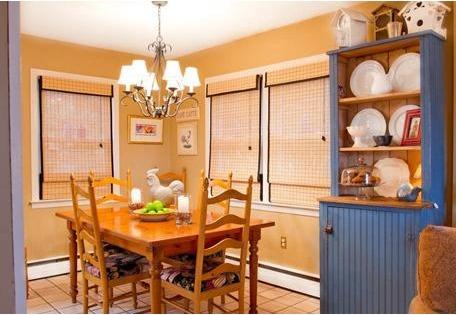 客餐厅合体设计导致餐桌面对大门的风险