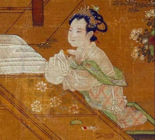 一、 头饰（冠）的更多样性与社会周边环境意义