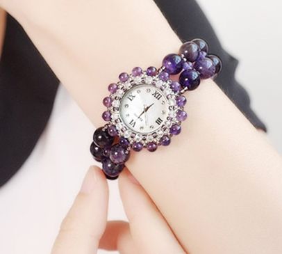 一、  五行理论与材质选择：珠宝首饰的财富与情感象征