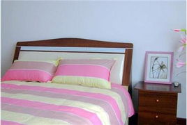 温馨家庭旅馆，有没有提供特色两字房间名字的房间？