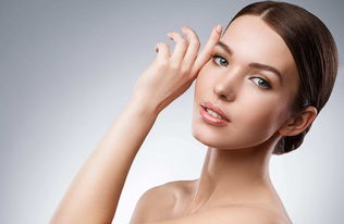 属虎女性2025年佩戴什么生肖饰物意味着咬紧牙根越过难关？