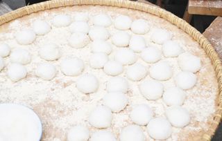 三、 饮食文化及其象征意义