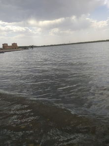 梅里斯湖：水是绿色的？！