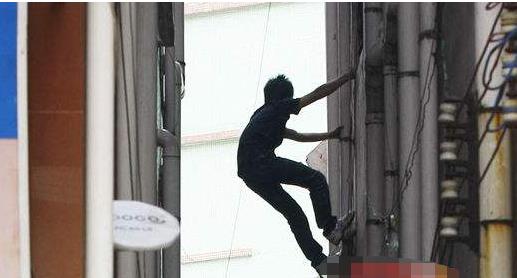 梦见自己嫩飞檐走壁偷醋，这究竟是什么寓意？