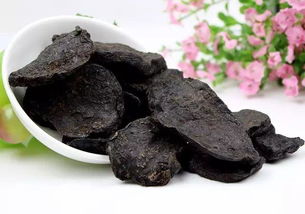 何首乌的风水故事和传说中，那神奇的何首乌是如何从凡草变成仙草，又蕴含着怎样的神秘力量？