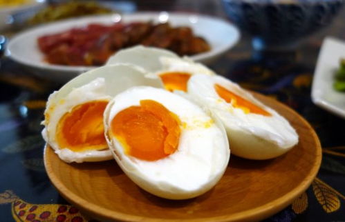 一、 姜汁鸭蛋：传统养生理念的典型体现