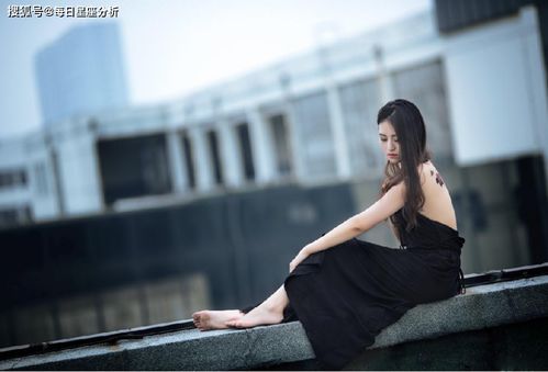 女命八字中玩全没有子女星，这样的八字特征是否意味着注定无子女呢？