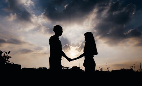 感情不顺是前世因果导致的吗？算命女人这样说我，可信吗？