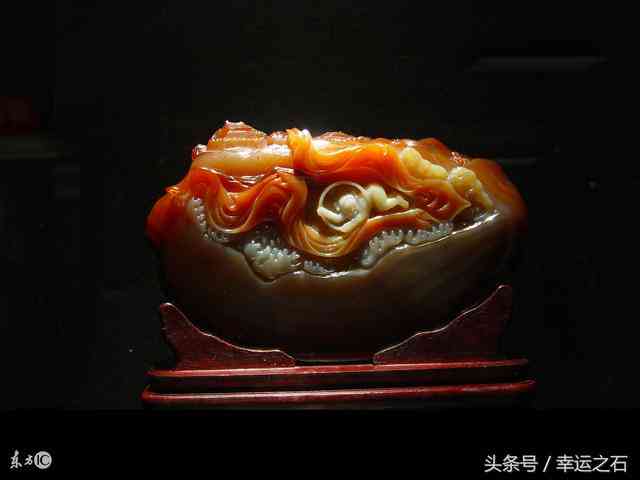 一、 和田玉材质特征及其象征意义的形成机制