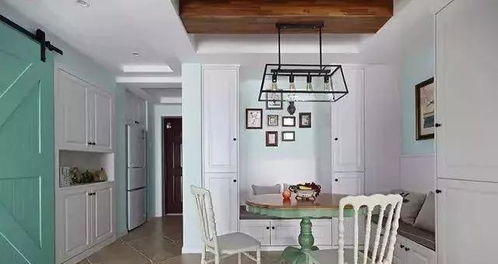 家里门口摆放假花瓶对风水有影响吗？