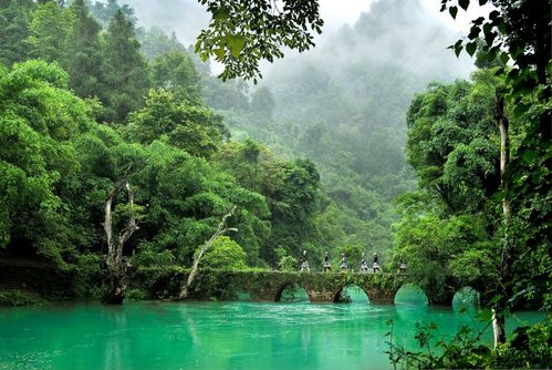 贵阳至荔波小七孔：喀斯特秘境探索