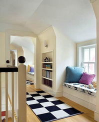 阳台门在风水布局中一定要正居中吗？