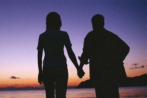 断崖式分手后的挽回策略：时间和空间的重要性