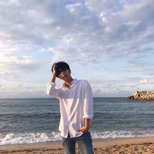 一、  微信名与个性签名的社交功能：从“高冷王子”看自我防御机制