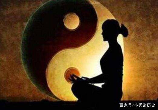 五行火弱土多，如何通过佩戴饰品调整八字五行平衡？