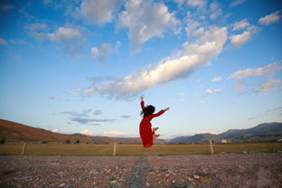 1.2 用手机拍照， 染后立刻发朋友圈配文“此时此刻，我的灵魂被xxx感动”