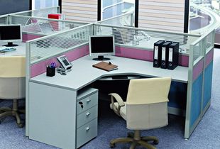 二、  空间布局策略：角落与窗边的风水意涵