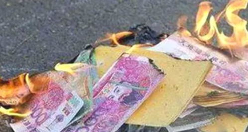 三、 宗教视角下对焚纸功效的争议性阐述