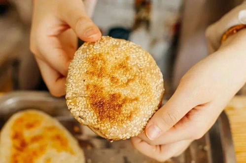 啊！那个拿着烧饼的女人到底想告诉我什么？