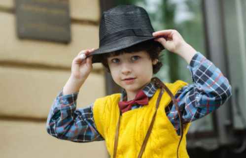 ① 确定核心关键词 —— 美好、 吉祥、潮流或纯粹乱搞？