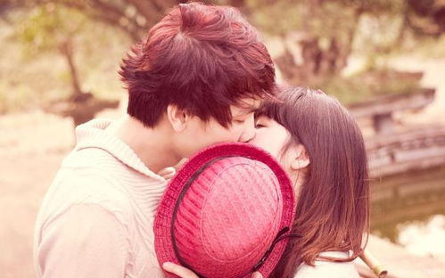 1. 客厅镜面过多引发气场不稳