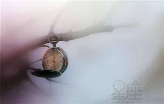 ：时间、 命运与个体意识的交织