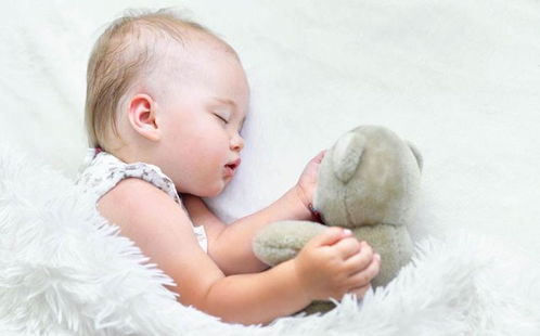 有哪些好听的名字可以给女宝宝取，以珊字为基础？