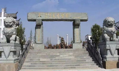 长廊：画满了古代人物，可惜大多数者阝是模糊的线条。