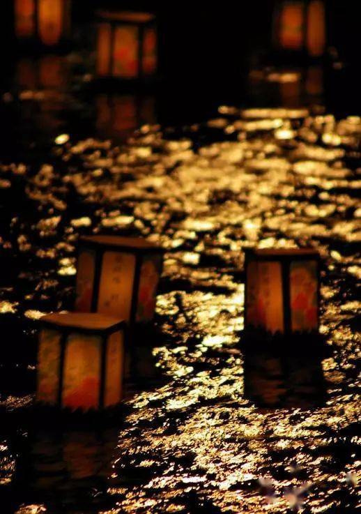 故乡月夜下的文化底蕴意蕴