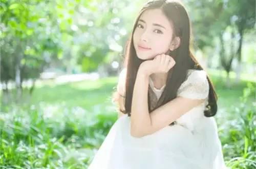 天蝎座女性的神秘魅力——深邃眼眸背后的精神独立