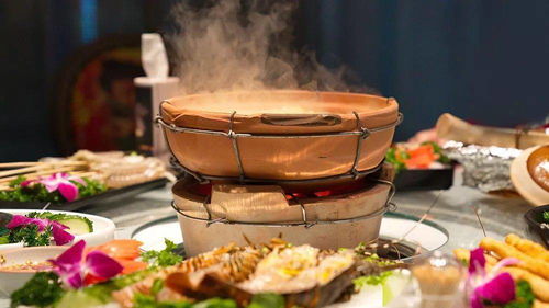 六本木美食的“双面人生”：当米其林遇上深夜食堂