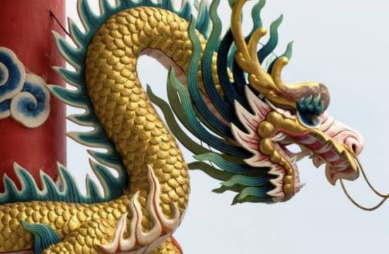 属龙正月出生的男孩，哪个时辰出生最为吉祥？