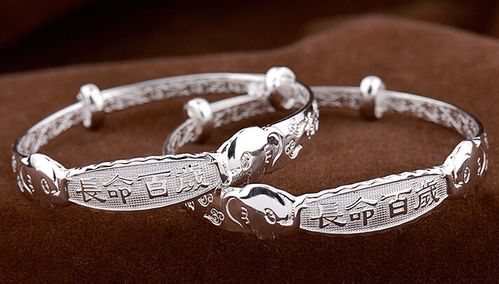 大海水命戴金手镯，那大海水命能否佩戴银饰呢？