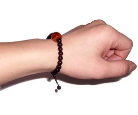 佩戴手饰的风水讲究有哪些具体细节需要注意？