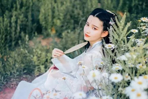 眉头紧蹙：意念中心之不舒展与财气阻滞