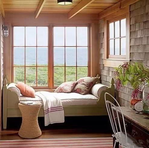 如何改善房间一头宽一头窄、大门朝正南的风水问题？