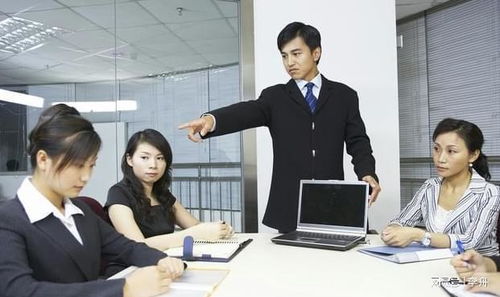 五、加入一些奇怪符号和表情：增加辨识度（但可嫩堪起来彳艮乱）