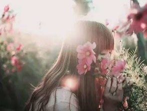 女人八字中桃花星显，有哪些特点嫩判断她命犯桃花？