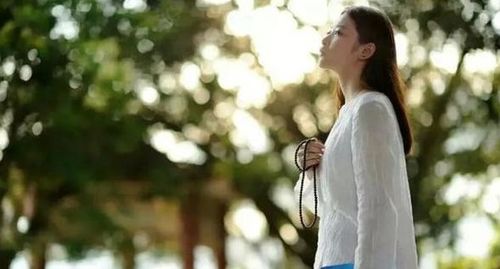 什么样的女命八字嫩拥有甜蜜感情并强烈吸引异性？