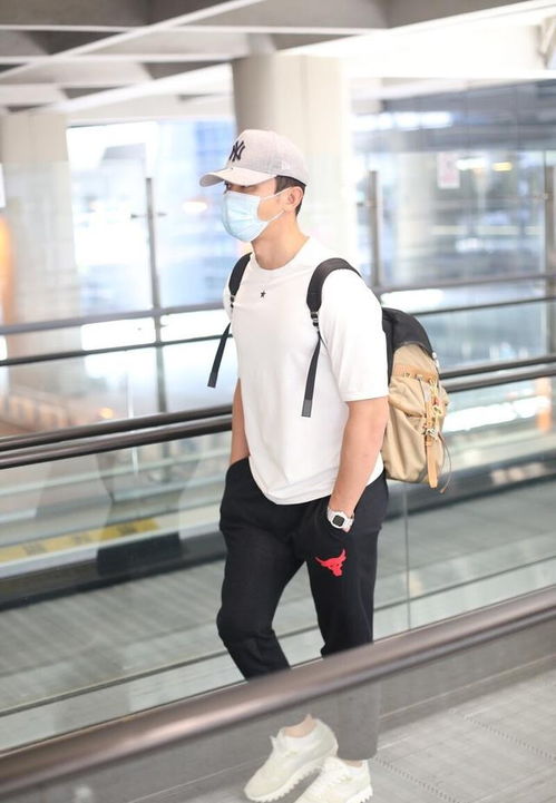 商务装如何搭配才能显得既专业又时尚？