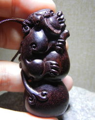 瑞兽挂饰：神秘力量与平安祝福