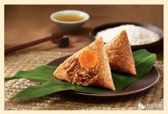 （一） 粽子与咸鸭蛋：传统符号的现代演绎