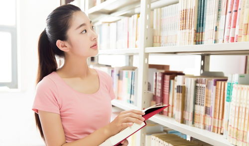 六、“身弱印旺”格局：智力发达与学术优异