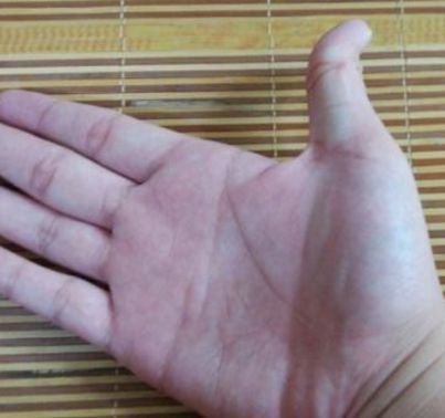 1. 女性事业线不明显的特殊意涵