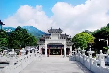 基础设施建设与环境保护