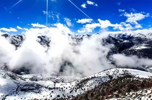 独特体验：阳光浴和雪山温泉的冬日奇遇