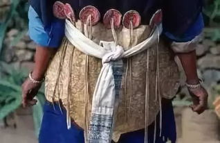 纳西族：羊皮披肩下的文化传承与成年礼